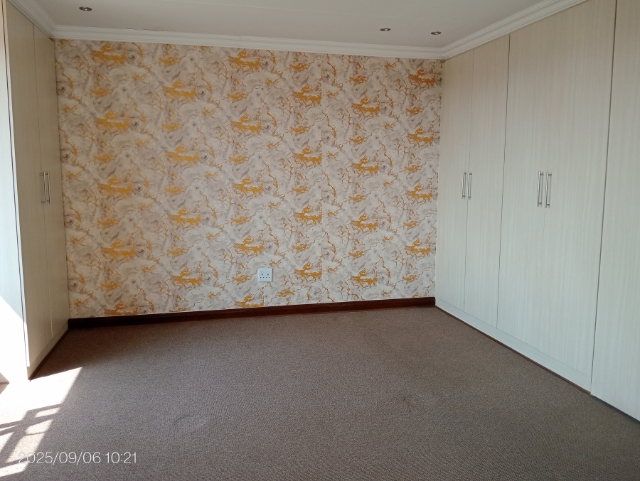 To Let 4 Bedroom Property for Rent in Cashan North West